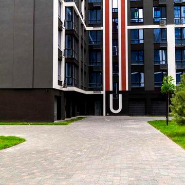 Здана 1 кім на комфортному 8 поверсі в затишному районі