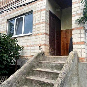 Продам дім, за містом із земельною ділянкою