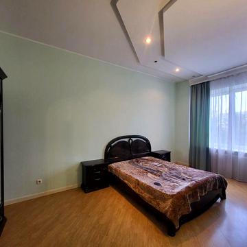 Продаж 3-кімнатної метро Арсенальна,Івана Мазепи 3 ,Печерський р-н
