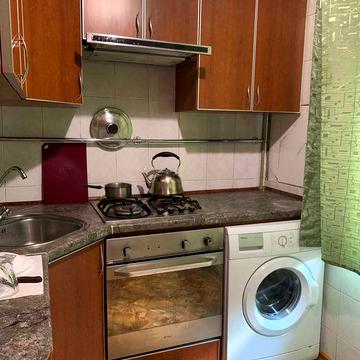 Здам в оренду 3-х кв поряд із ст.м. Студентська. Можна з тваринами