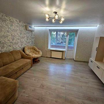 Продам 3 кімнатну квартиру, з відмінним ремонтом, м.Черкаси.