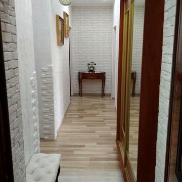 Леся Курбаса вул., 7