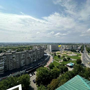 4-кімнатна квартира в центрі міста з панорамним видом ,2-рівнева, 100м