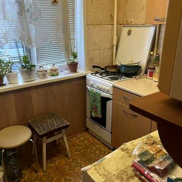 Продам 2 квартира на Богдана Хмельницкого
