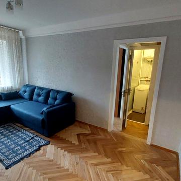 Васильківська вул., 49к2