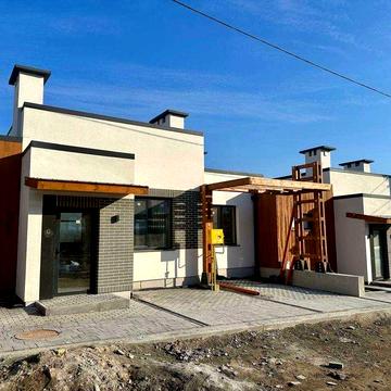 Продам сучасний котедж з міськими комунікаціями. БЕЗ КОМІСІЇ ! ! !
