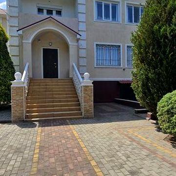 Дом с личным укрытием на участке 20 соток, Золотая Горка, Черноморка.