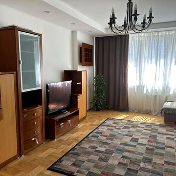 Раїси Окіпної вул., 8