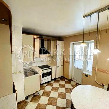 Продам 3к. квартиру вул. М. Лаврухіна 7, Деснянський район ВИГІДНО
