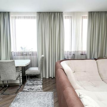 Шандора Петефі пл., 13