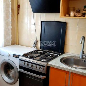 Нескорених вул., 33е