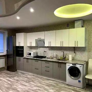 Продам 1 ком квартиру, в самом центре города  кап. ремонт, мебель тех.