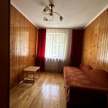 Української Перемоги вул. (Академіка Сахарова), 25