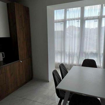 Двокімнатна квартира в центрі міста з ремонтом Макогона