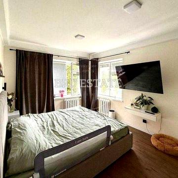 Продаж стильної 2-к кв-ри з дизайнерським ремонтом біля метро Дарниця