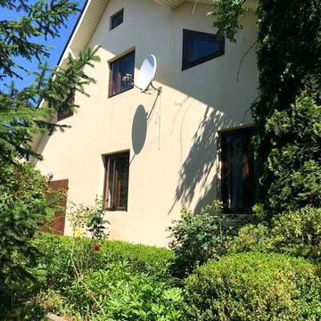 Продам будинок в передмісті Івано-Франківська