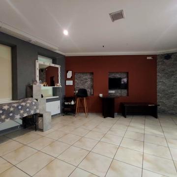 Олега Антонова вул. (Карла Маркса), 7