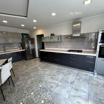 Дворівнева квартира 230 кв.м. Одна на поверху.Панорама парку Софівка.