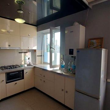 Сдаю 2 к/к Евгений Логінова(Крилова) б.11