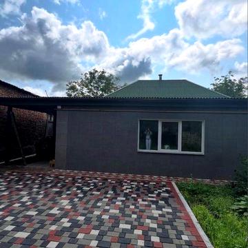 Продам 1/2 частину будинку