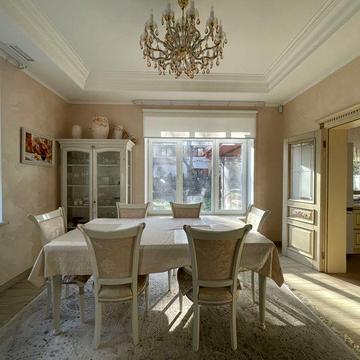 Пуща-Водиця, 387 кв.м. з бункером, піччю та генератором,19 соток