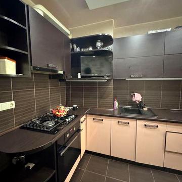 Большая квартира, затонского 4 комнаты хороший ремонт, техника, балкон