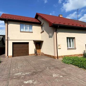 Продаж будинку з рнмонтом 166м та ділянкою 4.5 сотки та гаражем