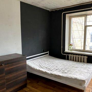 Здам 1 кімнатну центр, метро Печерська, вул.Лєскова 6