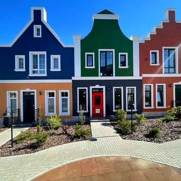Таунхаус в атмосферном закрытом коттеджном поселке
"Holland" в Лесках