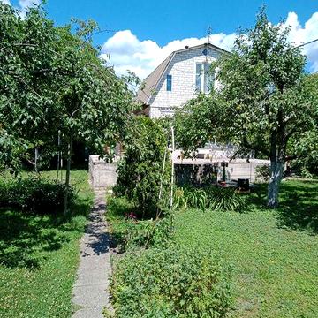 Продам дачу в с.Подгорцы,на голубом озере.