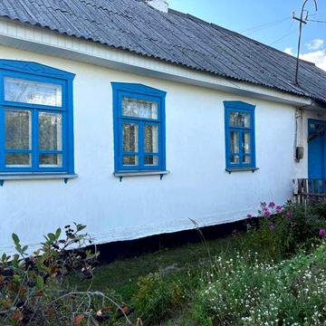 Продається будинок біля річки
