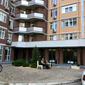 продам 2 комнатную  от строителей Французский бульвар ЖК Французский