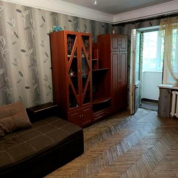 Продаж 3 кімнатної квартири з мінімальним оформленням.
