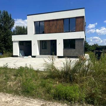 Продам 2х этажный дом в с Петровцы
