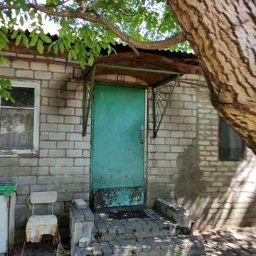 Продам будинок 8х10 з великою ділянкою в Романково біля Дніпрострою.