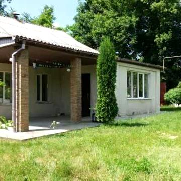 с. Іванківці Хмельн. р-н, будинок 68.9 м2, 17 сотих.