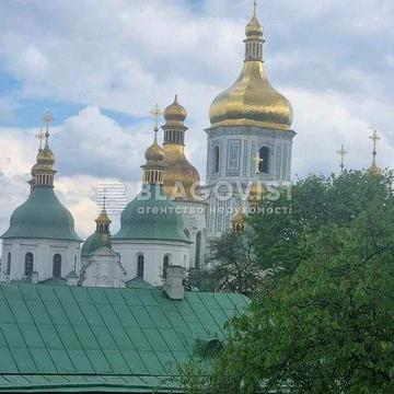 Продам квартиру . 3 к. Стрілецька 7/6 . Ярославів Вал. Золоті