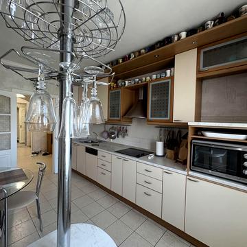 Миколи Бажана просп., 36