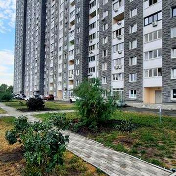 Продам 2к, ЖК Ревуцький,Ревуцького 54,кухня 18 метро Харківська ЖК Ревуцький