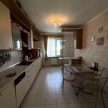 Продаж Бажана 36, 3кім., м.Харківська з видом на два озера