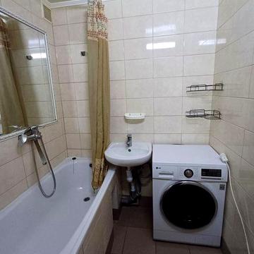 Здаю 1 кімнатну квартиру вул. Алмазова 75
