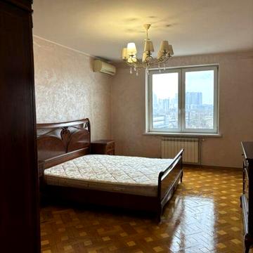 Феодосійський пров., 14