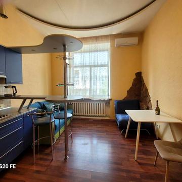 Сдам 1 комнатную в центре , Соборная площадь