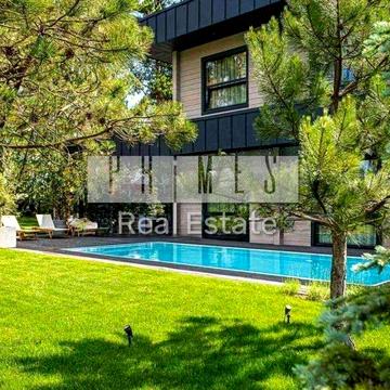 Продаж елітного 5-к  котеджу  300м  – Боярка, КМ “Сосновий маєток”