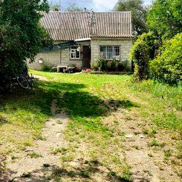 Продам будинок із земельною ділянкою