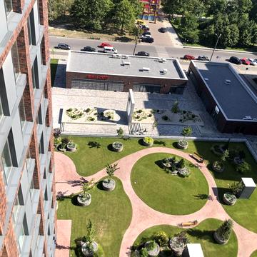 Набережна Перемоги вул., 128