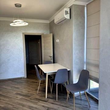 Оренда 2-х кімн Центр  ЖК «Яровиця» 500$ є підземний паркінг