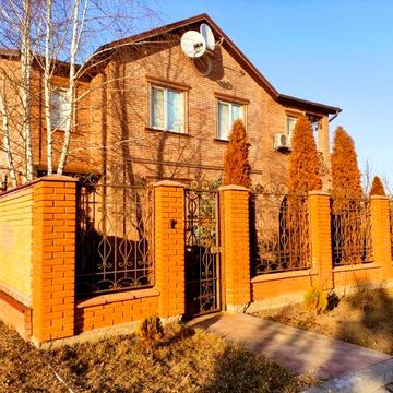 2 будинки на одній ділянці.