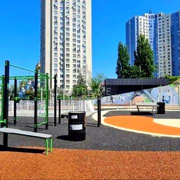 Академіка Заболотного вул., 1-Б