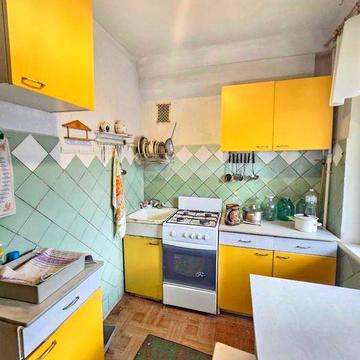 Продам квартиру 32м.кв Лісовий проспект, ринок Юність, м. Чернігівська